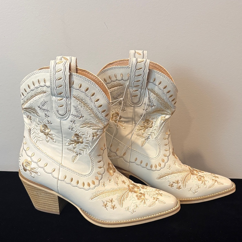 New Mi.iM Botanical Embroidered Vegan Leather Western Cowgirl Boots Size 6
